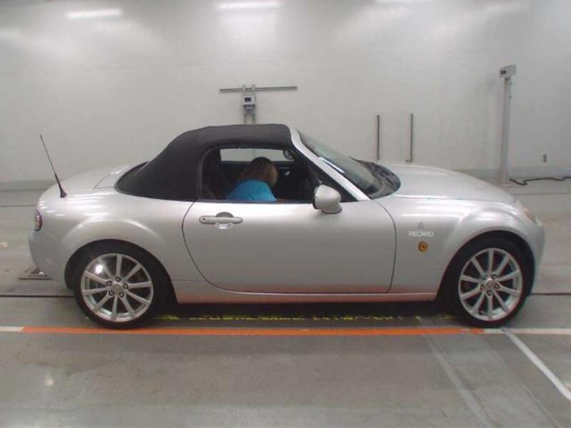 ROADSTER