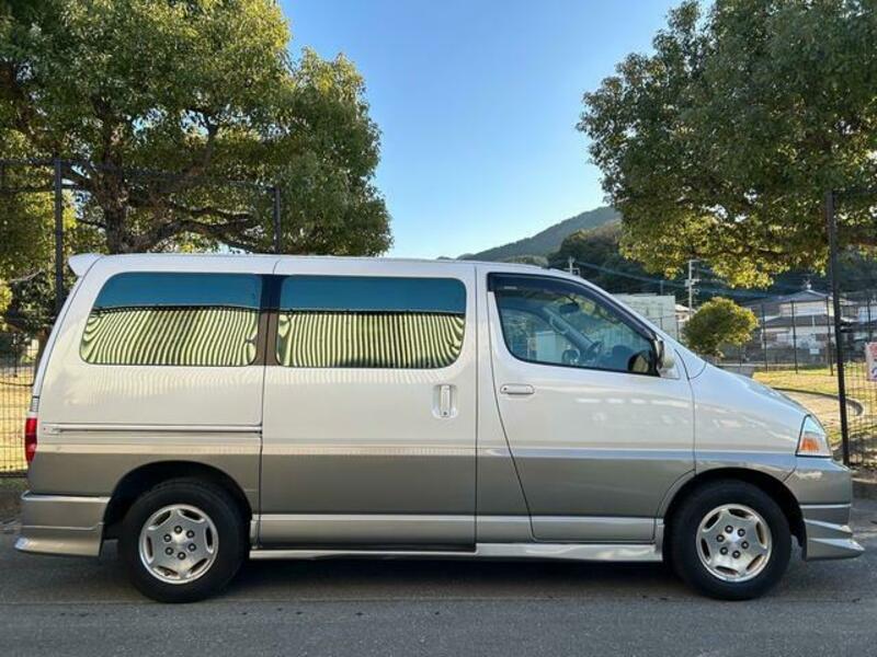 GRAND HIACE