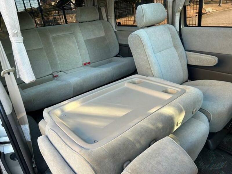 GRAND HIACE