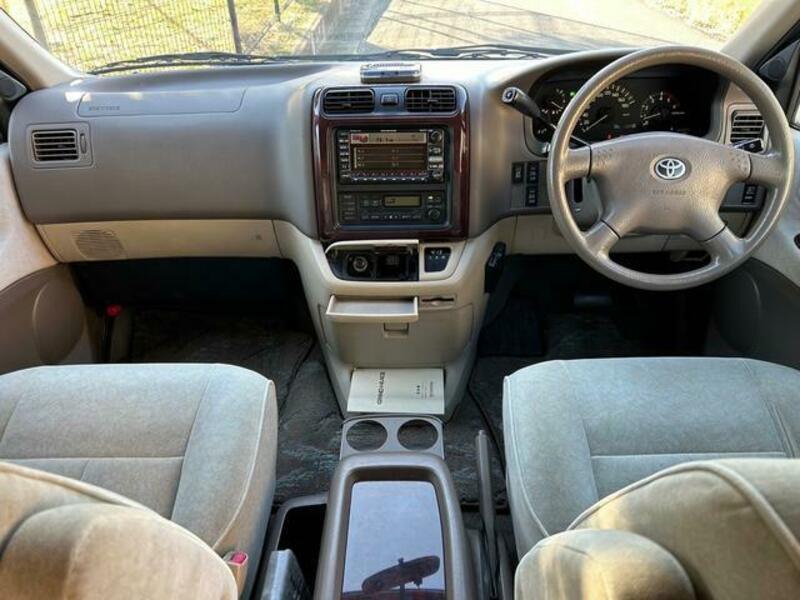 GRAND HIACE