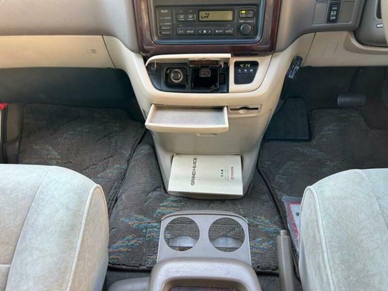 GRAND HIACE