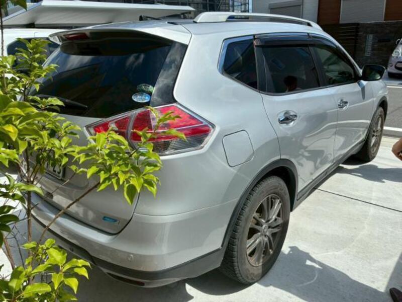X-TRAIL