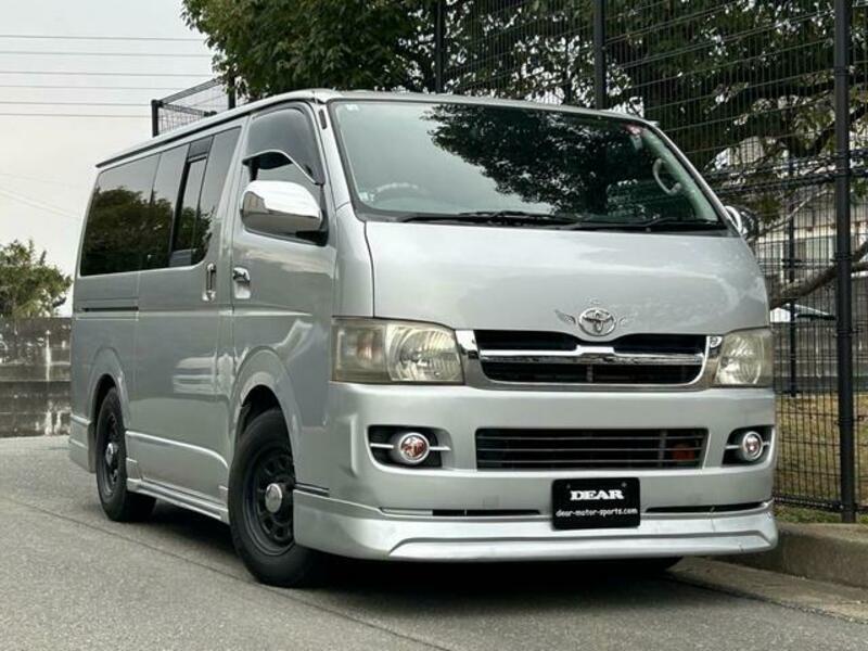 TOYOTA HIACE VAN