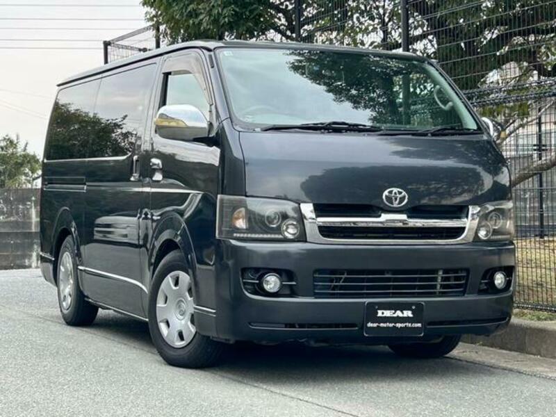TOYOTA HIACE VAN