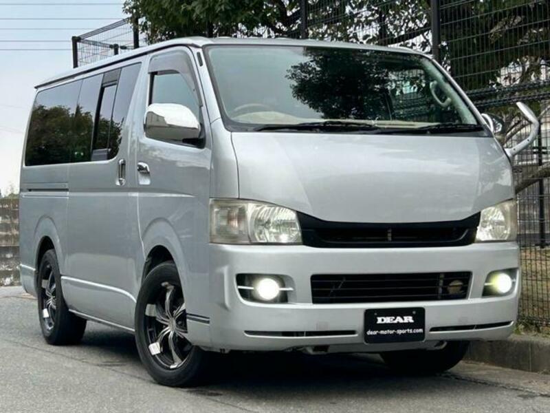 TOYOTA HIACE VAN
