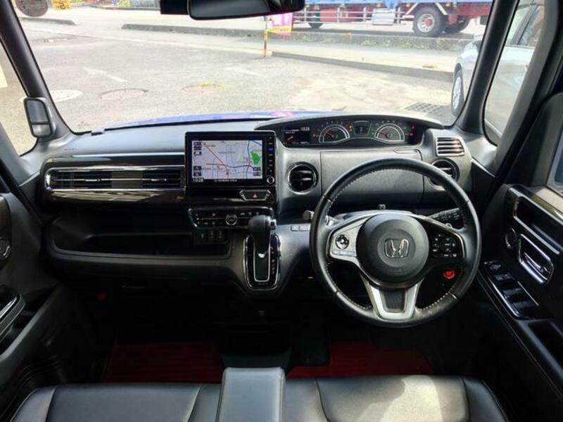 N BOX CUSTOM