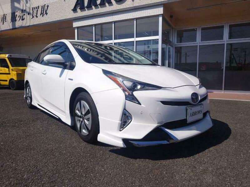 TOYOTA PRIUS