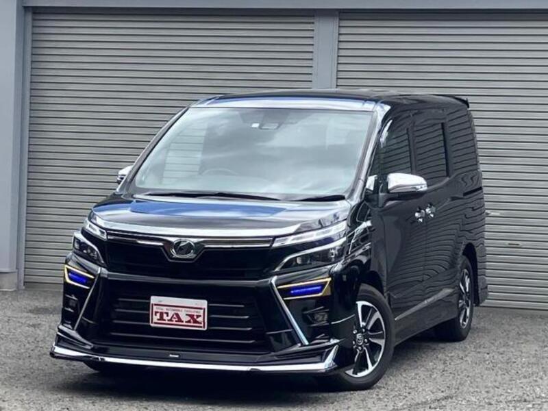 TOYOTA VOXY