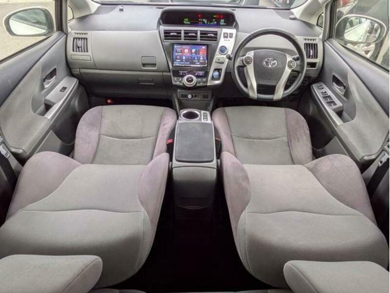 PRIUS ALPHA