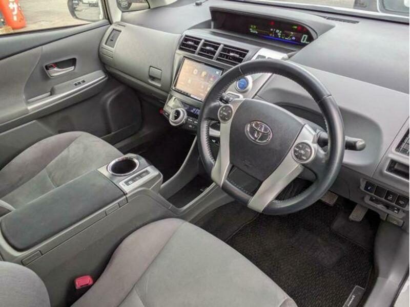 PRIUS ALPHA