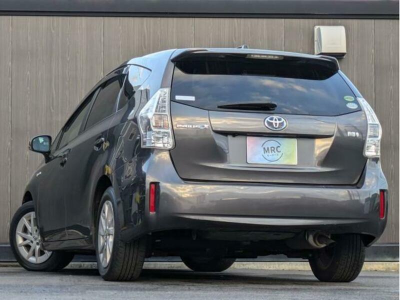PRIUS ALPHA