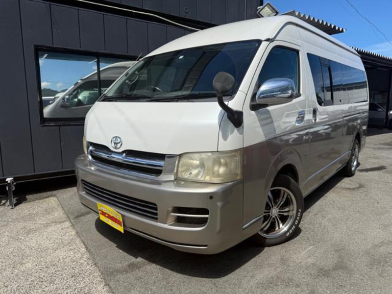 TOYOTA HIACE