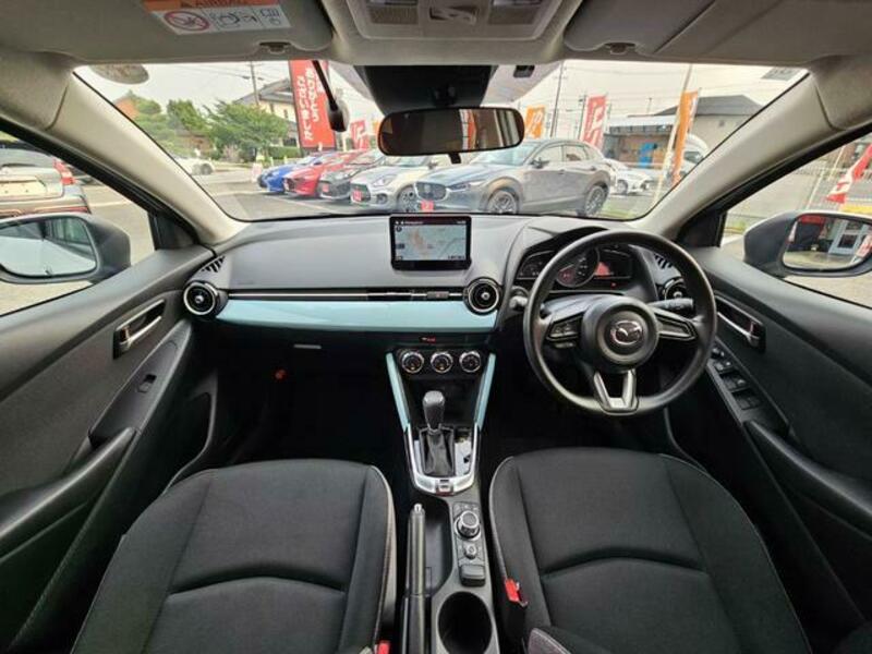 MAZDA2