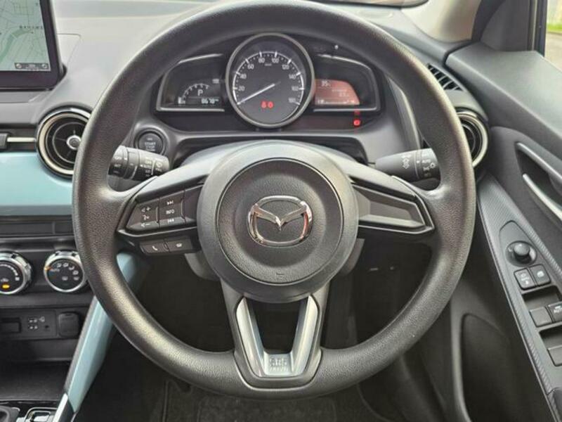 MAZDA2