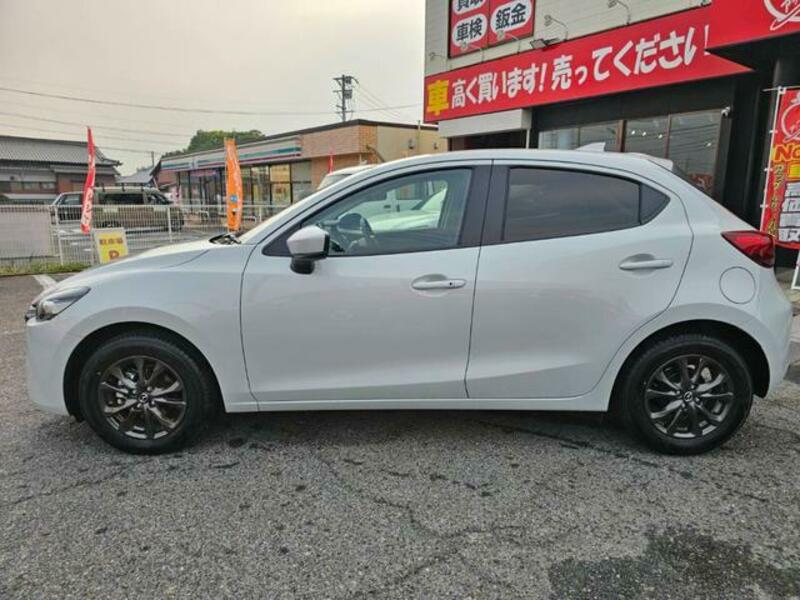 MAZDA2