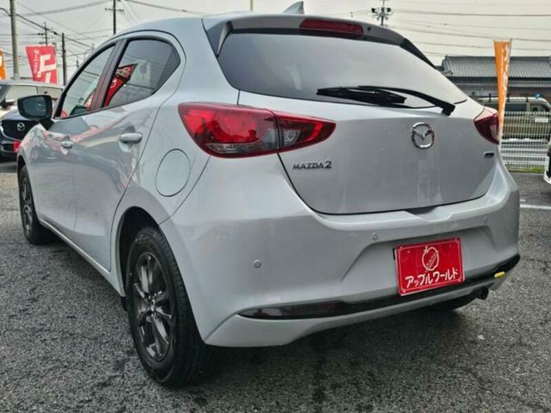 MAZDA2
