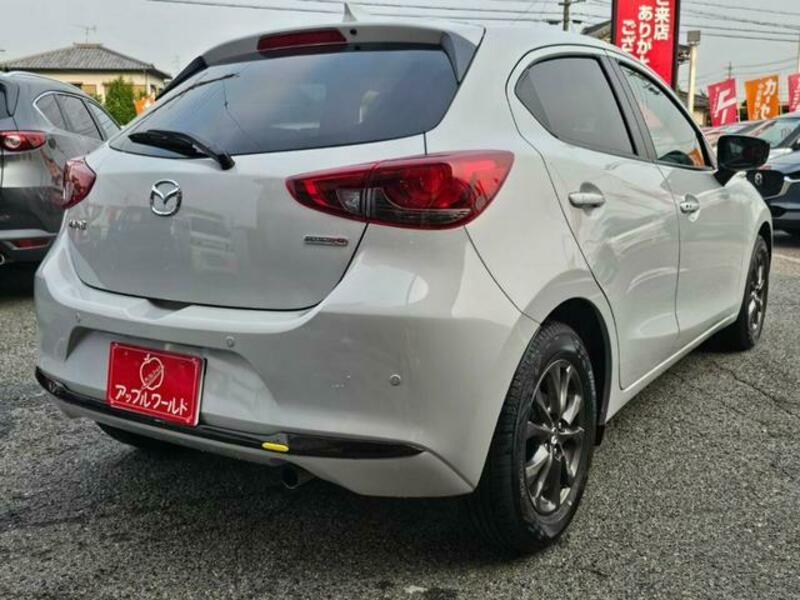 MAZDA2
