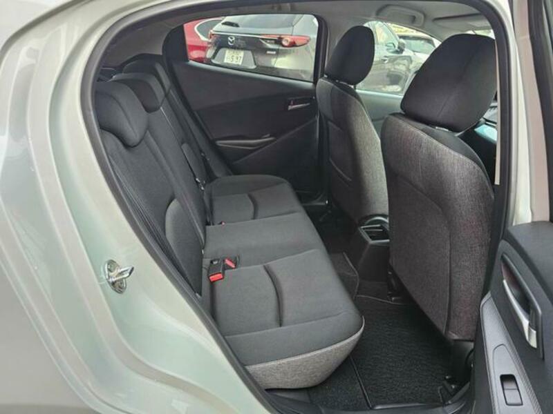 MAZDA2