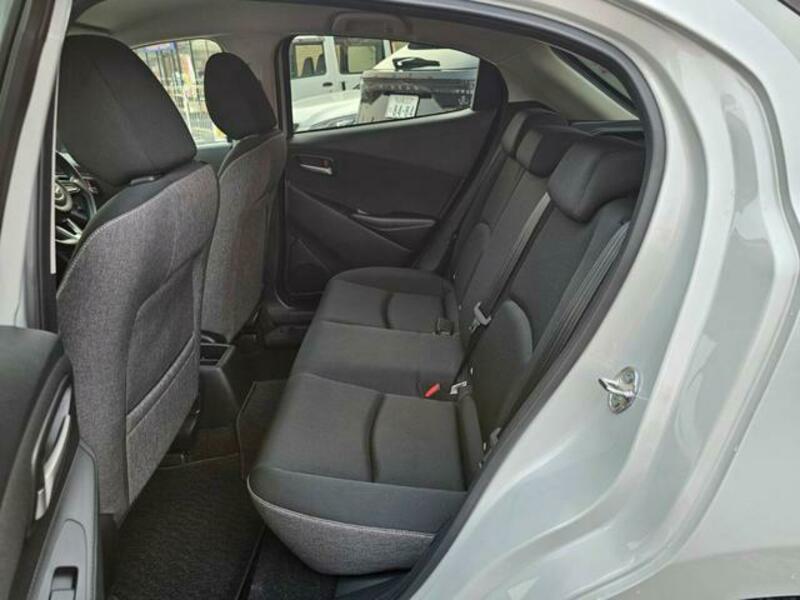 MAZDA2