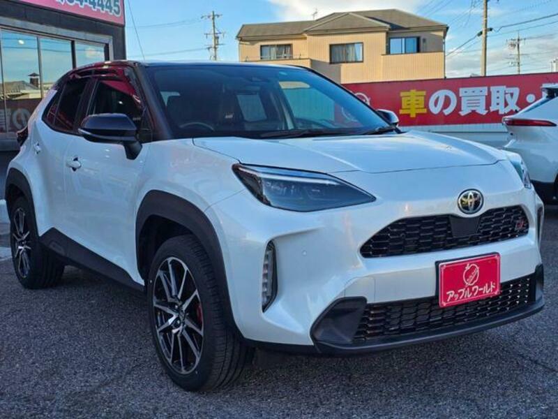 YARIS CROSS