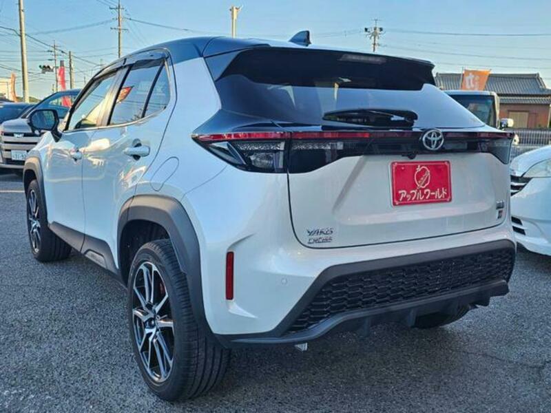 YARIS CROSS