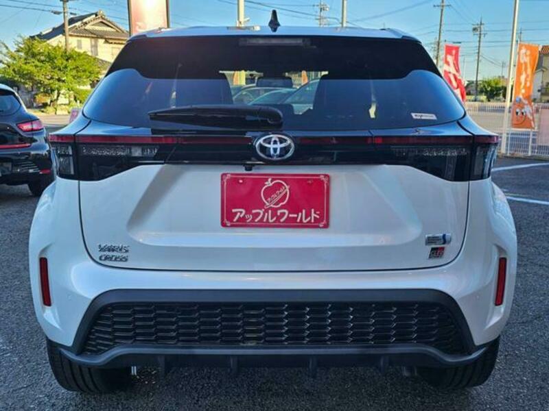 YARIS CROSS