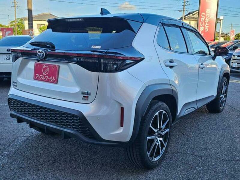 YARIS CROSS