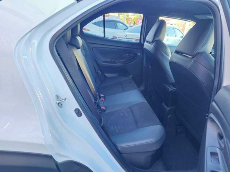 YARIS CROSS