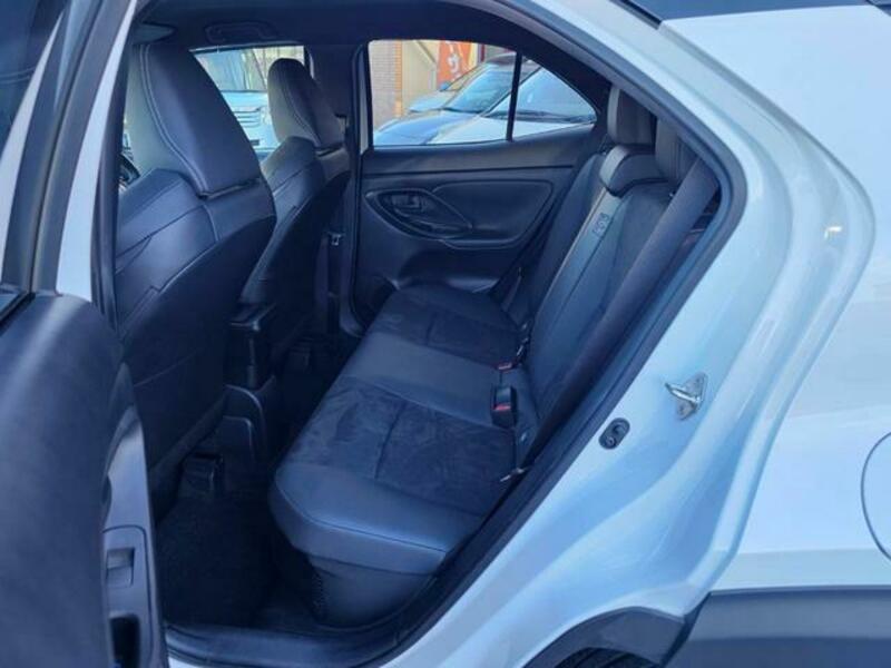 YARIS CROSS