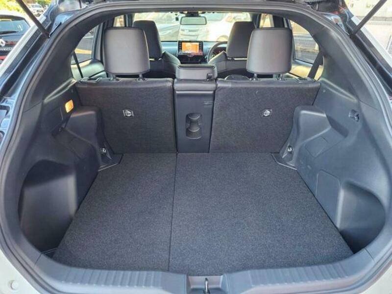 YARIS CROSS