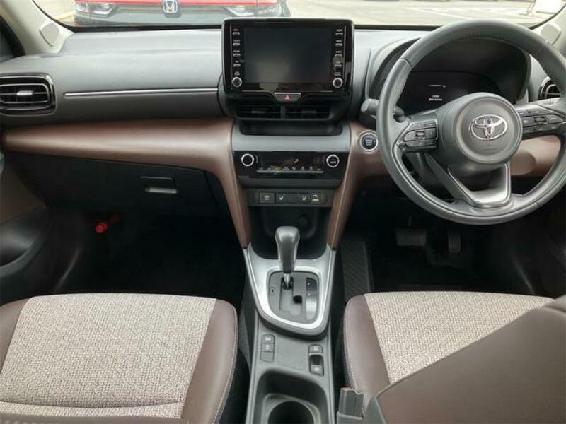 YARIS CROSS