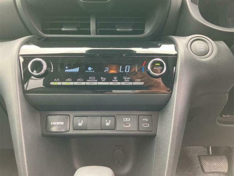 YARIS CROSS