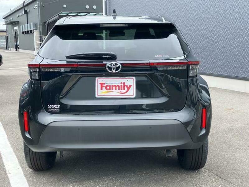 YARIS CROSS