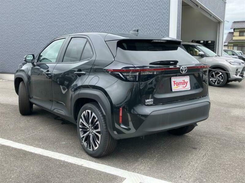 YARIS CROSS