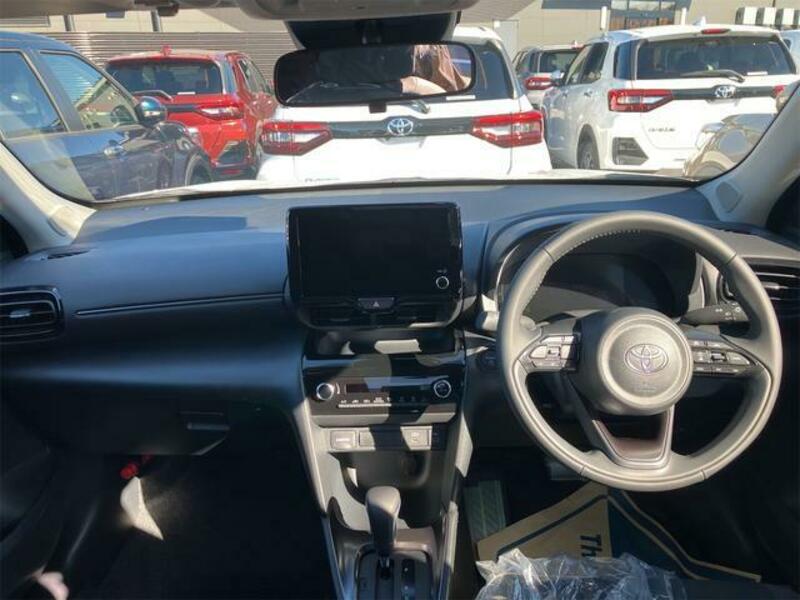 YARIS CROSS