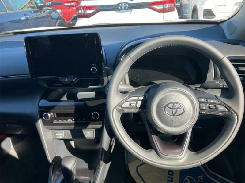 YARIS CROSS