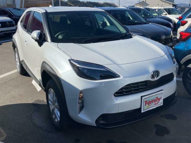 YARIS CROSS