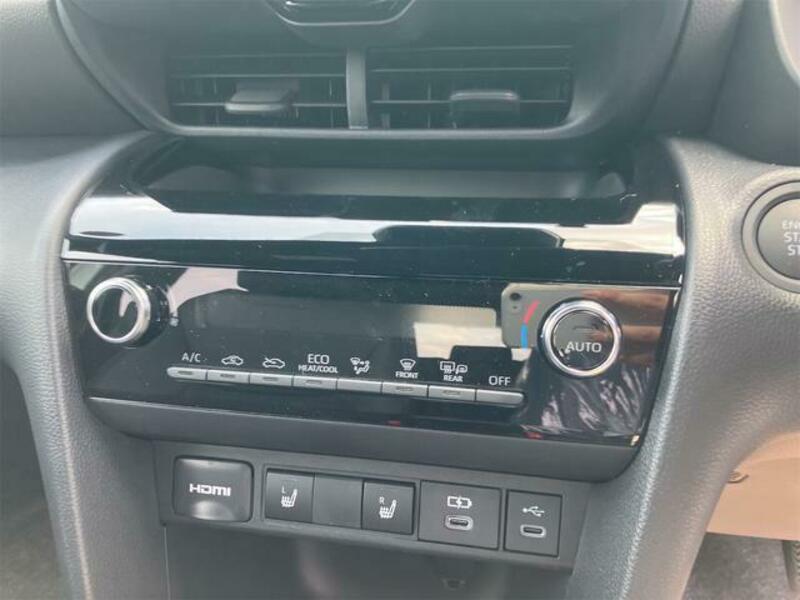 YARIS CROSS
