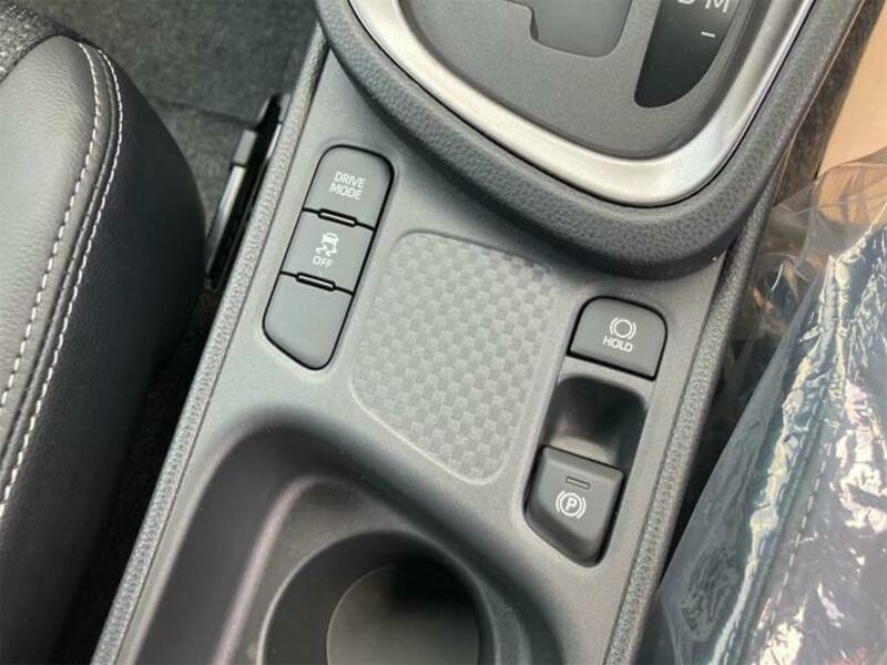 YARIS CROSS