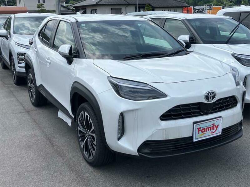 YARIS CROSS