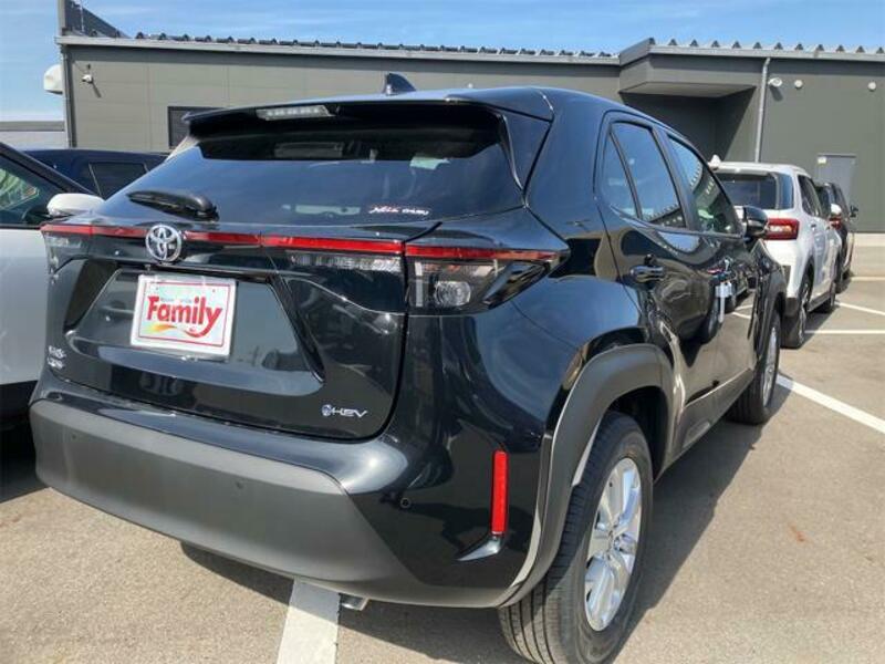 YARIS CROSS