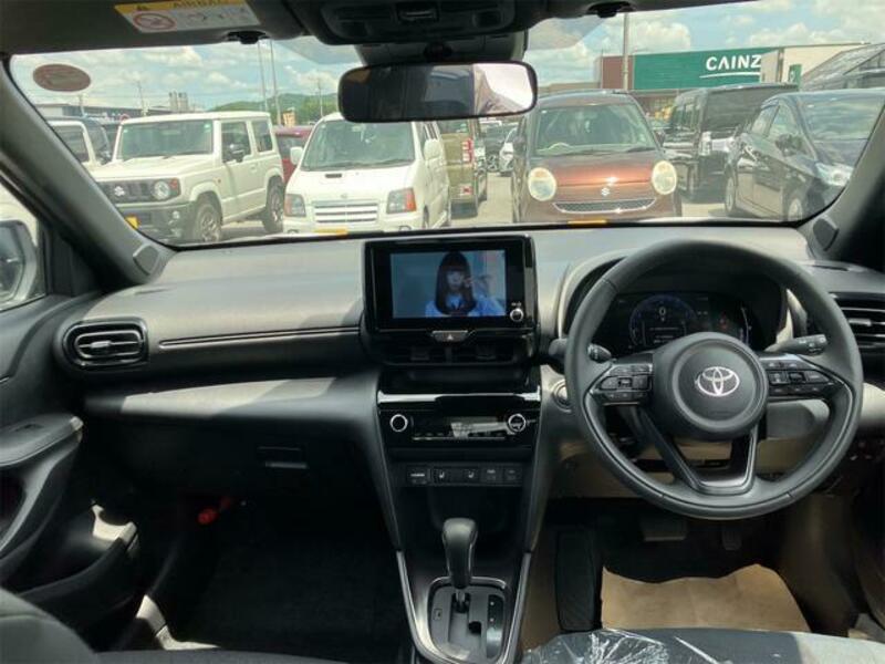 YARIS CROSS