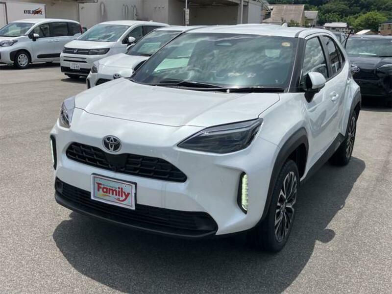 YARIS CROSS