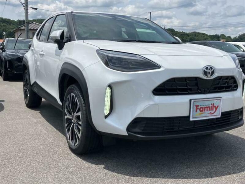 YARIS CROSS