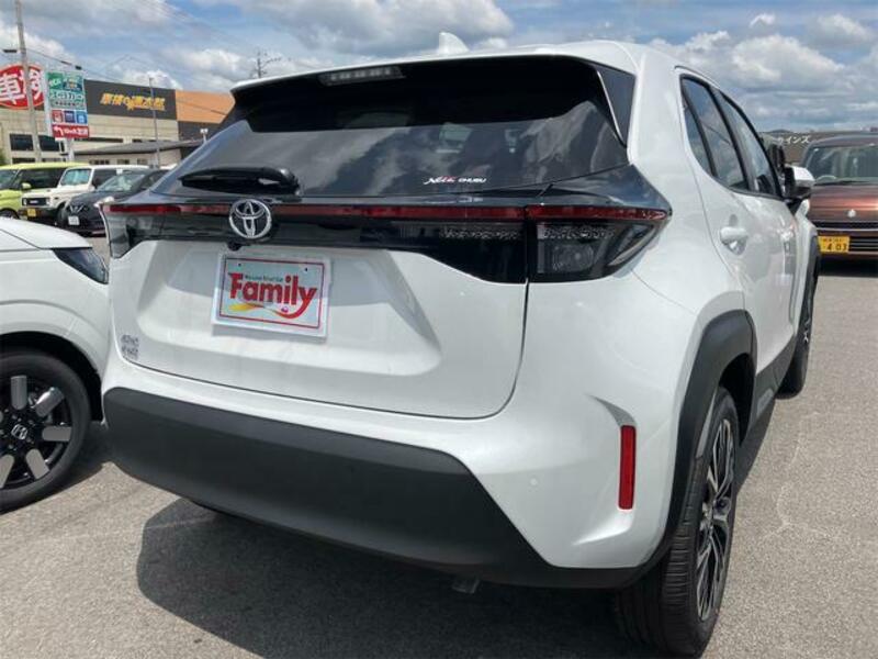 YARIS CROSS
