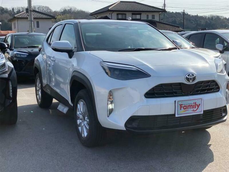 YARIS CROSS