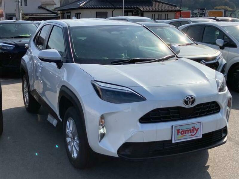 YARIS CROSS