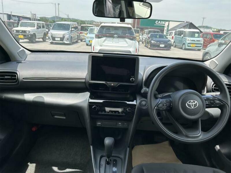 YARIS CROSS