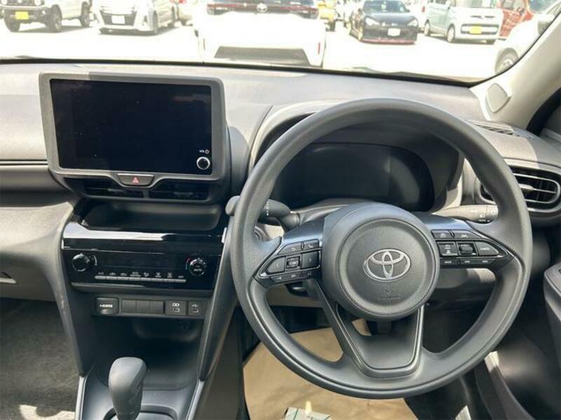 YARIS CROSS
