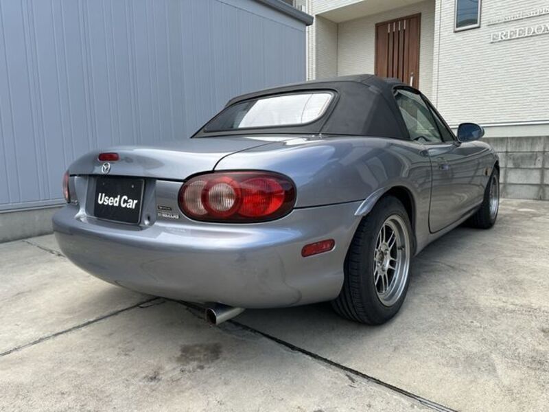 ROADSTER